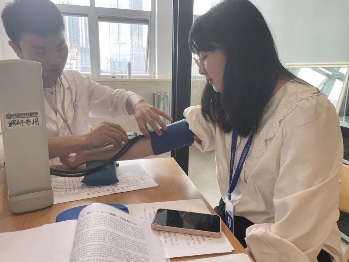 職工義診活動現(xiàn)場